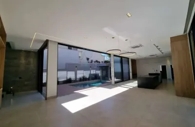 Casa com 03 suítes para venda e locação em condomínio - Vila do Golfe