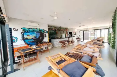 Casa comercial de 232m² com 06 banheiros para locação e venda - Engenheiro Carlos de Lacerda Chaves