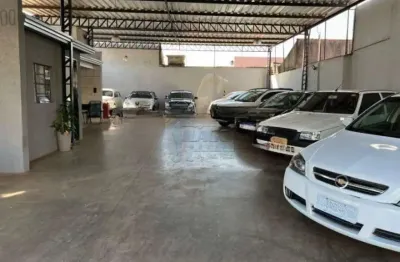 Galpão de 242m² com 10 vagas de garagem - Geraldo Correia de Carvalho