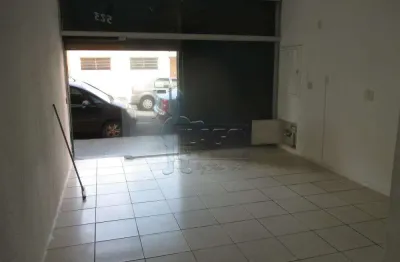 Loja comercial de 110m² com 02 banheiros para locação - Centro