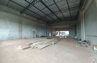 Galpão comercial de 267m² com 02 banheiros para locação - Vila do Golfe