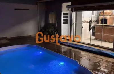 Casa à Venda com 3 suítes e espaço gourmet com churrasqueira e piscina – Vania Maria - Bauru