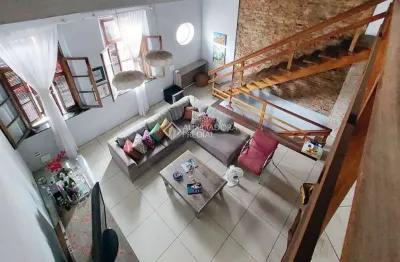 Casa com 3 quartos à venda na rua comendador coruja, 389, floresta, porto alegre, 420 m2 por r$ 950.000