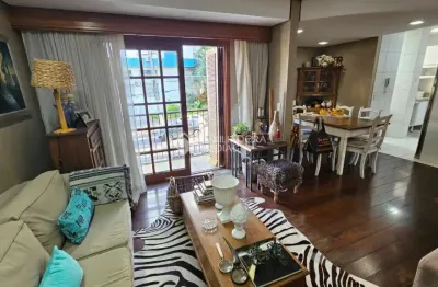 Casa em condomínio fechado com 3 quartos à venda na rua joão abbott, 42, petrópolis, porto alegre, 362 m2 por r$ 1.500.000