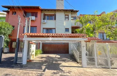 Casa com 3 quartos à venda na rua professora thereza noronha, 39, espírito santo, porto alegre, 162 m2 por r$ 790.000