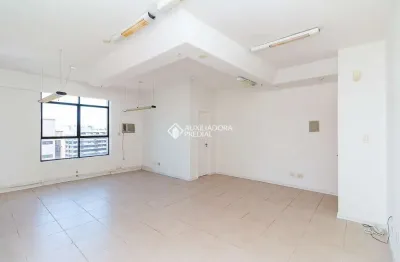Sala comercial à venda na rua felicíssimo de azevedo, 53, auxiliadora, porto alegre, 37 m2 por r$ 190.000