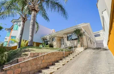 Casa com 4 quartos à venda na rua doutor galdino nunes vieira, 306, jardim itu sabará, porto alegre, 153 m2 por r$ 840.000