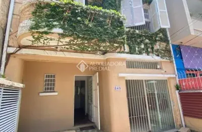 Casa com 3 quartos à venda na Rua Miguel Tostes, 849, Rio Branco, Porto Alegre, 329 m2 por R$ 899.000