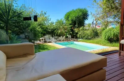 Casa com 3 quartos à venda na rua teixeira de carvalho, 200, medianeira, porto alegre, 301 m2 por r$ 1.350.000