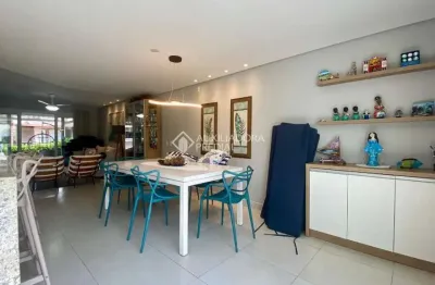 Casa em condomínio fechado com 3 quartos à venda na antígua, 103, marina, xangri-lá, 145 m2 por r$ 1.500.000