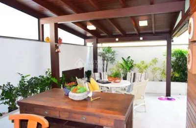 Apartamento com 4 quartos à venda na rua madalena barbi, 39, centro, florianópolis, 129 m2 por r$ 1.900.000