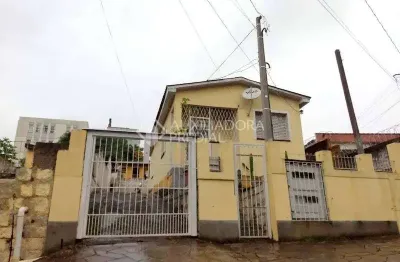 Casa em condomínio fechado com 2 quartos à venda na rua cangussu, 340, nonoai, porto alegre, 250 m2 por r$ 371.000