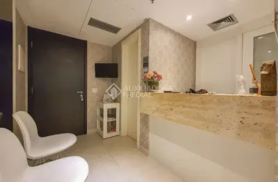 Sala comercial à venda na avenida diário de notícias, 200, cristal, porto alegre, 40 m2 por r$ 890.000