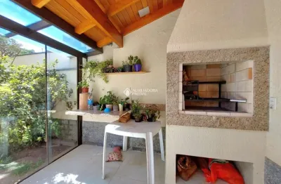 Casa com 3 quartos à venda na rua moacyr godoy ilha, 202, espírito santo, porto alegre, 360 m2 por r$ 889.000