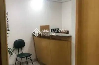 Sala comercial para alugar na avenida carlos gomes, 1610, três figueiras, porto alegre, 36 m2 por r$ 2.300