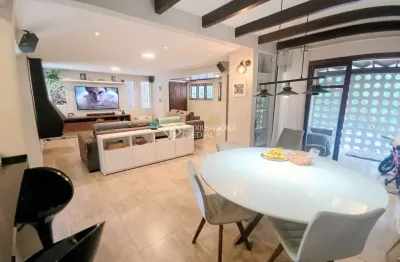 Casa com 5 quartos à venda na rua erebango, 134, nonoai, porto alegre, 326 m2 por r$ 880.000