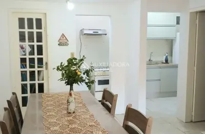 Casa em condomínio fechado com 3 quartos à venda na garibaldi, 1038, centro, imbé, 83 m2 por r$ 399.000