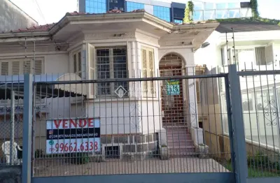 Casa com 3 quartos à venda na rua tiradentes, 104, independência, porto alegre, 155 m2 por r$ 790.000