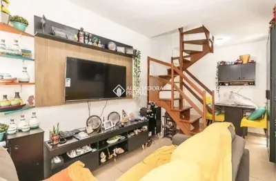 Cobertura com 2 quartos para alugar na rua duque de caxias, 1284, centro histórico, porto alegre, 69 m2 por r$ 2.500