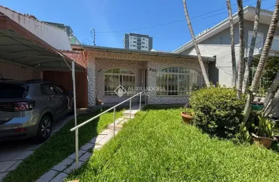 Casa com 3 quartos à venda na rua doutor affonso sanmartin, 233, jardim do salso, porto alegre, 180 m2 por r$ 650.000