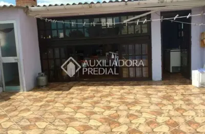 Casa em condomínio fechado com 2 quartos à venda na rua evangelina porto, 332, vila joão pessoa, porto alegre, 230 m2 por r$ 580.000