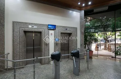 Sala comercial à venda na avenida carlos gomes, 281, auxiliadora, porto alegre, 60 m2 por r$ 369.900