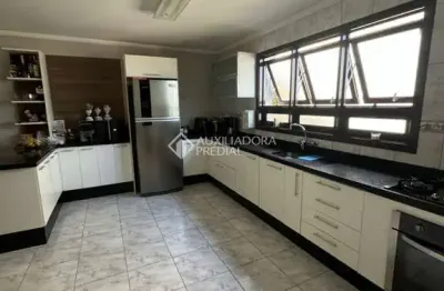 Casa com 3 quartos à venda na rua elvira cruz netto, 131, de lazzer, caxias do sul, 223 m2 por r$ 980.000