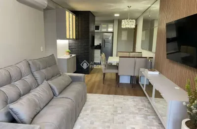 Apartamento com 2 quartos à venda na reinaldo bacchi, 130, avenida central, gramado, 71 m2 por r$ 1.000.000