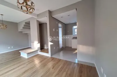 Casa com 3 quartos à venda na rua reinaldo bertoluci, 40, planalto, gramado, 111 m2 por r$ 1.490.000