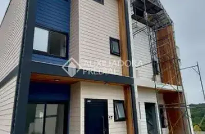 Casa com 3 quartos à venda na rua fernando ferrari, 1000, vila luiza, canela, 137 m2 por r$ 984.000