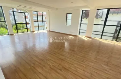 Sala comercial à venda na borges de medeiros, 3143, centro, gramado, 68 m2 por r$ 2.500.000