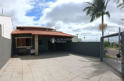 Casa com 3 quartos à venda na rua maestro mendanha, 119, jardim dos lagos, guaíba, 200 m2 por r$ 550.000