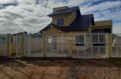 Casa com 3 quartos à venda na rua joão batista luzardo, 128, alegria, guaíba, 200 m2 por r$ 900.000