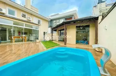 Casa com 3 quartos à venda na rua geórgia, 256, marechal rondon, canoas, 218 m2 por r$ 1.550.000