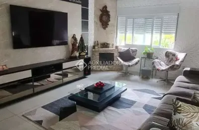 Casa com 3 quartos à venda na rua lopes trovão, 270, são josé, canoas, 244 m2 por r$ 1.590.000