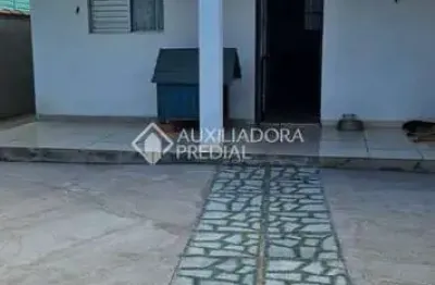 Casa com 2 quartos à venda na rua califórnia, 148, mato grande, canoas, 60 m2 por r$ 319.900
