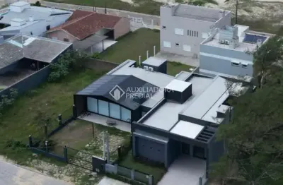 Casa com 2 quartos à venda na rua das azaléias, 384, noiva do mar, xangri-lá, 210 m2 por r$ 1.746.000