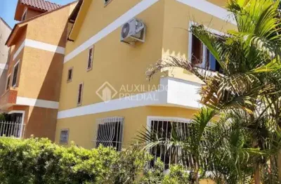 Casa com 3 quartos à venda na rua helio felix frey, 195, espírito santo, porto alegre, 150 m2 por r$ 490.000