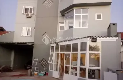 Casa em condomínio fechado com 4 quartos à venda na rua doutor joão césar krieger, 127, rubem berta, porto alegre, 468 m2 por r$ 1.100.000