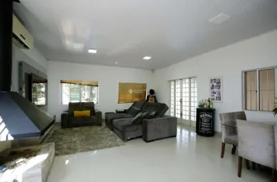 Casa com 3 quartos à venda na rua general gomes carneiro, 603, medianeira, porto alegre, 468 m2 por r$ 650.000