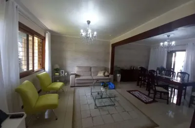 Casa com 3 quartos à venda na rua baden powell, 210, sarandi, porto alegre, 158 m2 por r$ 670.000
