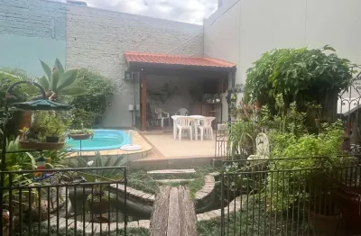 Casa com 3 quartos à venda na rua doutor pio ângelo, 49, ipanema, porto alegre, 274 m2 por r$ 950.000