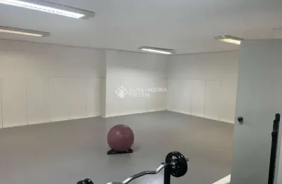 Sala comercial à venda na avenida independência, 796, independência, porto alegre, 111 m2 por r$ 427.500