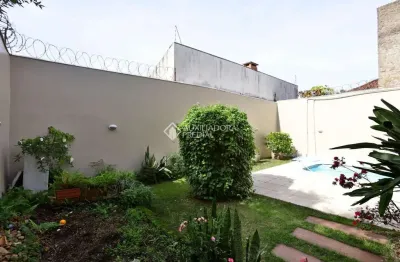 Casa com 3 quartos à venda na rua arnaldo ballve, 594, jardim itu sabará, porto alegre, 360 m2 por r$ 840.000