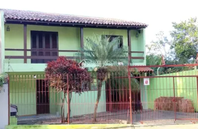Casa com 2 quartos à venda na rua doutor rodrigues alves, 163, chácara das pedras, porto alegre, 201 m2 por r$ 800.000
