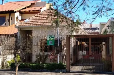 Casa com 2 quartos à venda na rua gomes jardim, 527, santana, porto alegre, 90 m2 por r$ 550.000