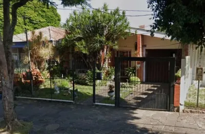 Casa com 3 quartos à venda na rua gaston englert, 215, vila ipiranga, porto alegre, 120 m2 por r$ 1.010.000