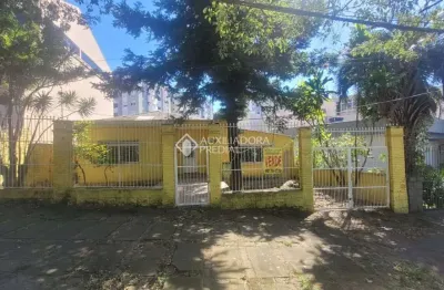 Casa com 3 quartos à venda na rua eliziário goulart da silva, 93, cristo redentor, porto alegre, 305 m2 por r$ 850.000