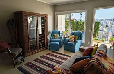 Casa com 2 quartos à venda na rua doutor breno dias de castro, 227, partenon, porto alegre, 163 m2 por r$ 720.000