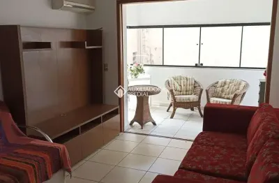 Apartamento com 1 quarto para alugar na rua delfino riet, 520, santo antônio, porto alegre, 51 m2 por r$ 1.600